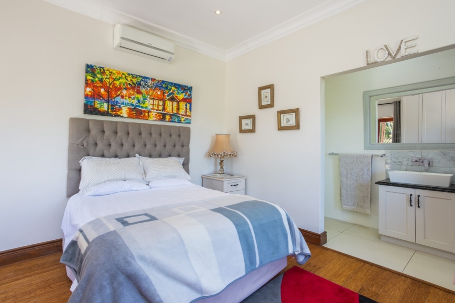 5 Bedroom Property for Sale in Val De Vie Estate Western Cape